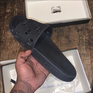 Gucci slides black worn a few times